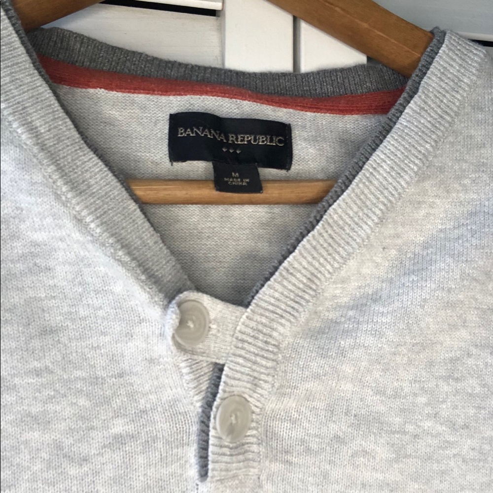 Banana republic factory v-neck gray sweater - Picture 3 of 5